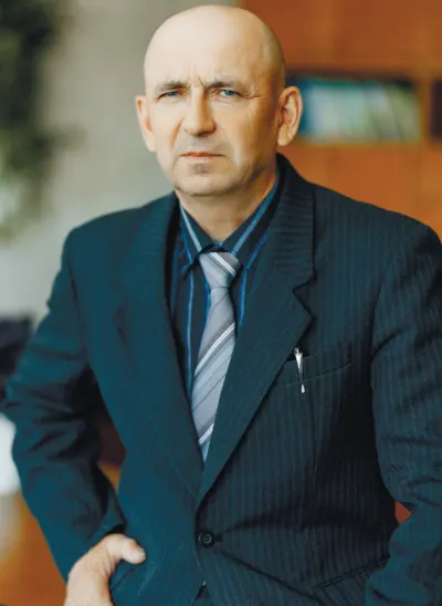 Виктор Адамович Лесько, заведующий лабораторией.